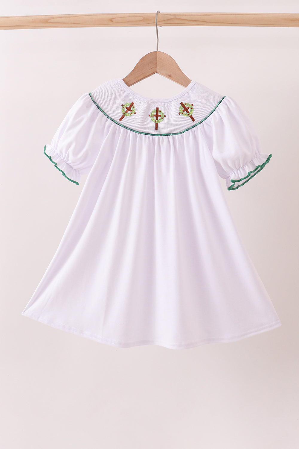White wreath smocked dress 6 Years