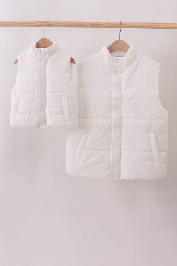 White mom&me puffer vest